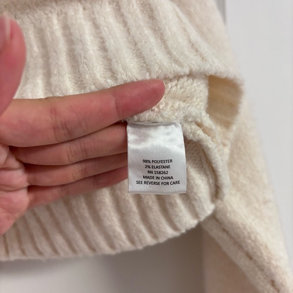 NWT Generation K Cream Cropped Turtleneck Sweater Small - Picture 8 of 8